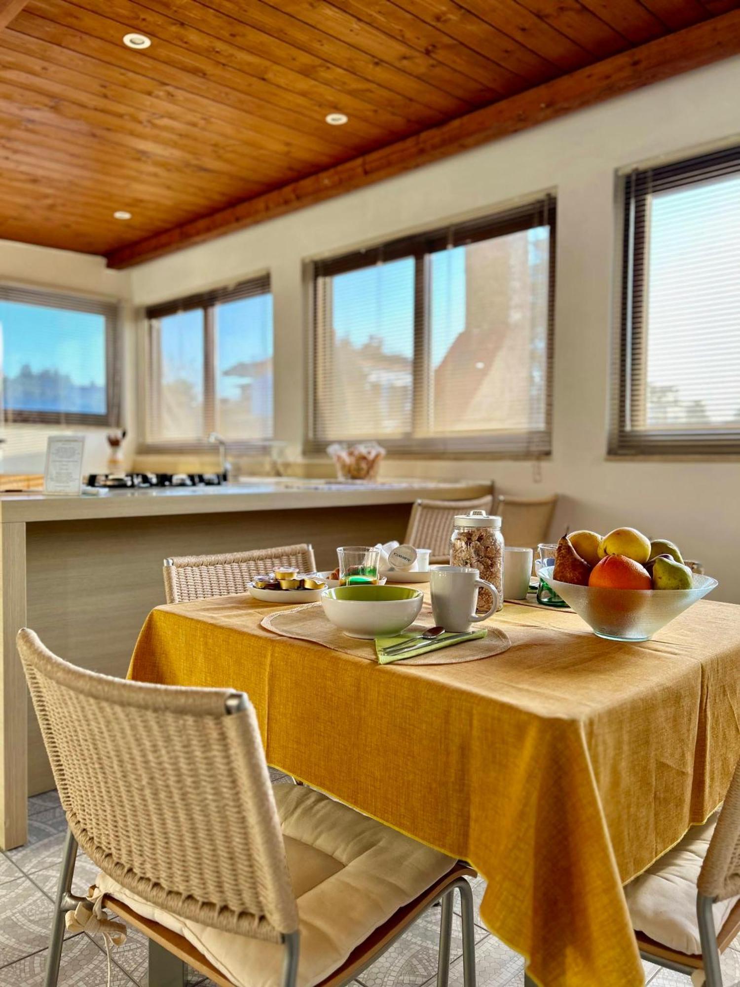 Apartament "The Attic" - Terrazza Con Vista & Parcheggio Gratuito Marano di Napoli Zewnętrze zdjęcie